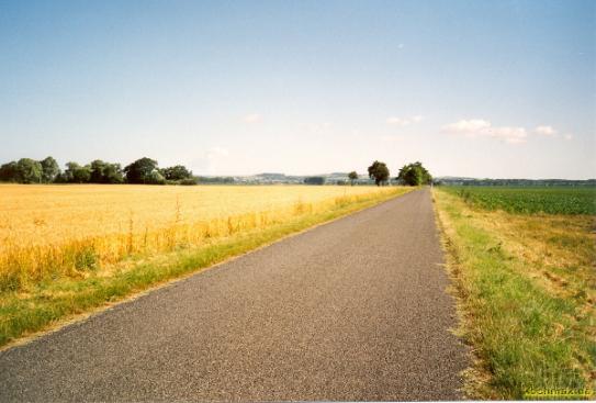 Straße nach Pouilly-s/L