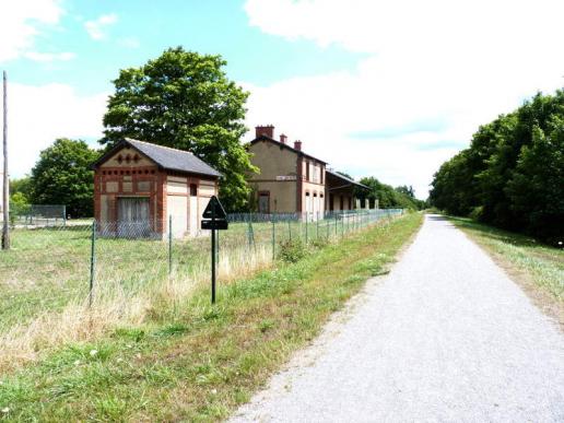 Den Bahnhof gibt es noch