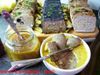 auf dem Foto hinten in der Mitte - Fleischterrine mit Walnüssen (Terrine Aux Noix)