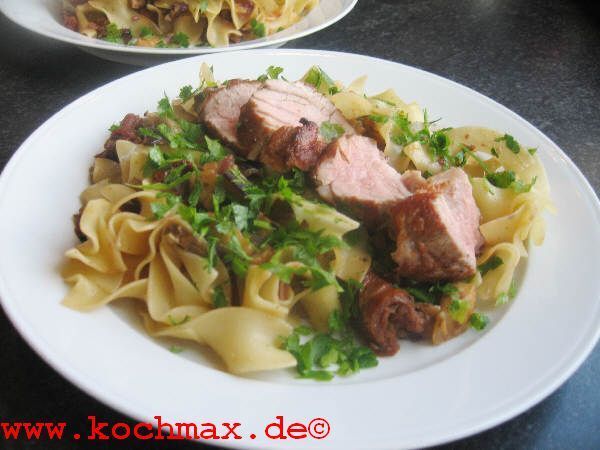 Arabisches Lammfilet mit Nudeln