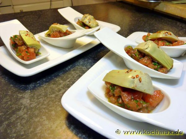 Artischockenherzen in Tomaten-Vinaigrette