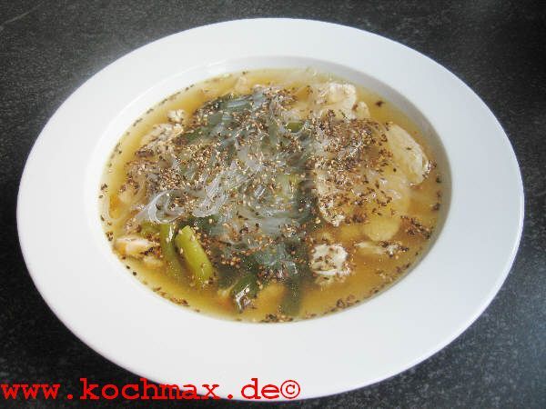 Asia-Suppe mit Hähnchenfleisch