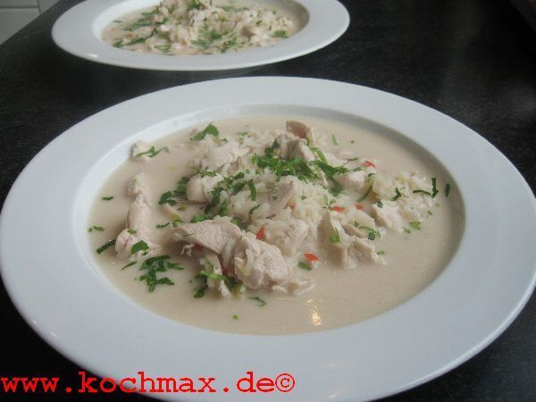 Asiatische Hühnersuppe mit Reis