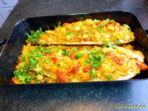 Gefüllte Auberginen mit Couscous und Tomaten