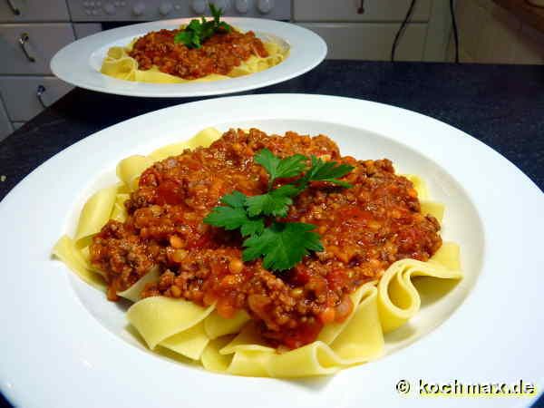 Bandnudeln mit Linsen-Hackfleisch-Sauce