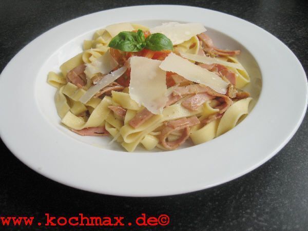 kochmax.de - Bandnudeln mit Pilz-Schinken-Sahne