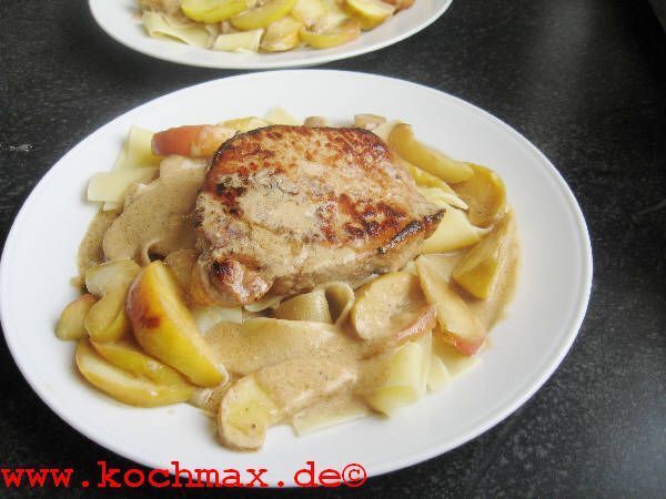 Calvadosschnitzel mit Apfelsauce