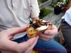 Crostini mit Ziegenfrischkäse, Zwiebeln und Feigenkon ...