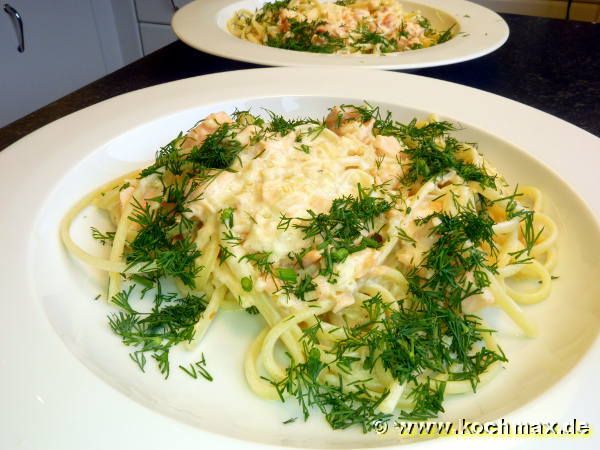 Farfale mit geräuchertem Lachs