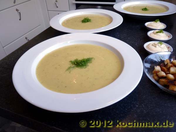 Fenchelsuppe mit Avocados