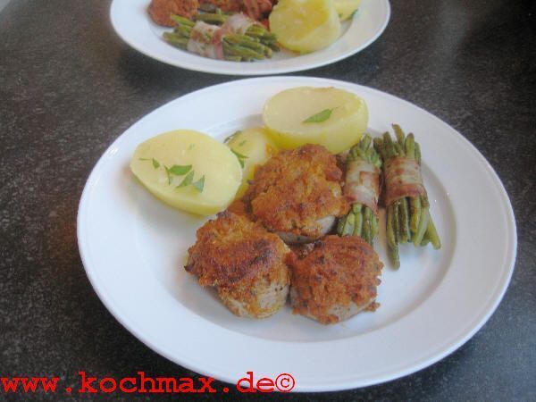 Schweinemedaillons mit Tomaten-Gorgonzola-Decke