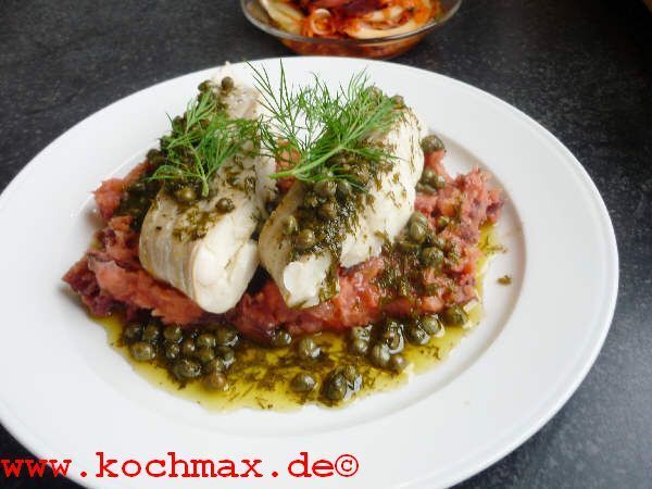 Fischfilets mit Rote-Bete-Püree und Dill-Kapern-Butter