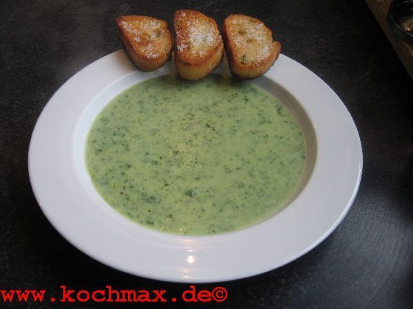 Frühlingsfrische Bärlauchsuppe