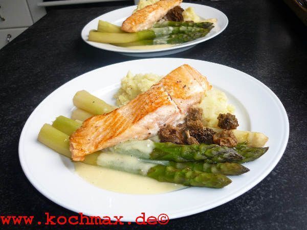 Gebratener Lachs mit Spargel und Morcheln