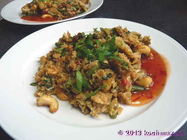 Gebratener Reis mit Bohnen, Pak-Choi und Cashewnüssen