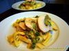 Gedämpfte Pouletrollen mit Zucchetti Gedämpfte Pouletrollen mit Zucchetti
