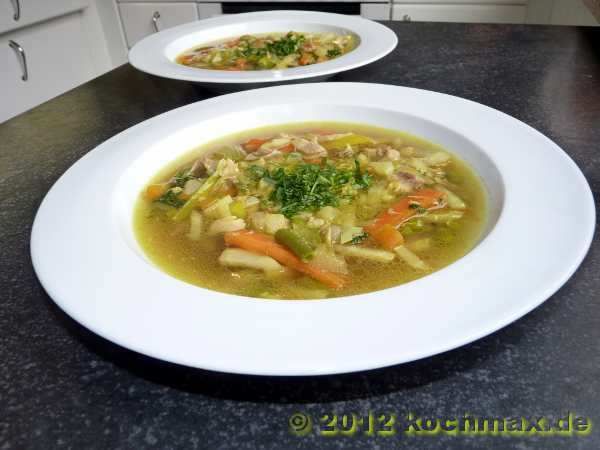 Gemüsesuppe mit asiatischen Gewürzen