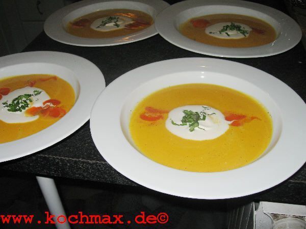 Karottensuppe mit Vanilleparfüm