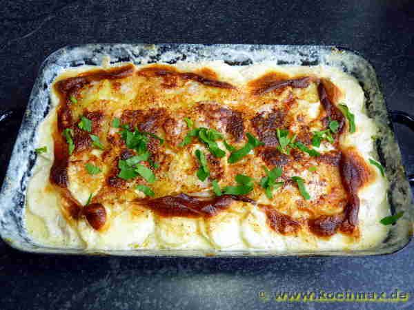 Kartoffel-Kohlrabi-Gratin mit Korinthen-Portwein-Sauce