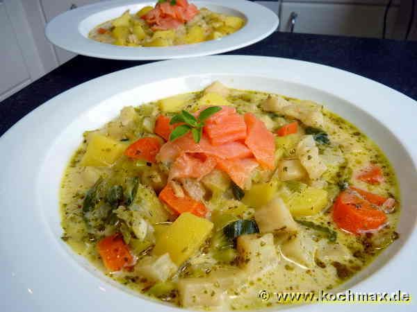 Kartoffelsuppe mit Lachs