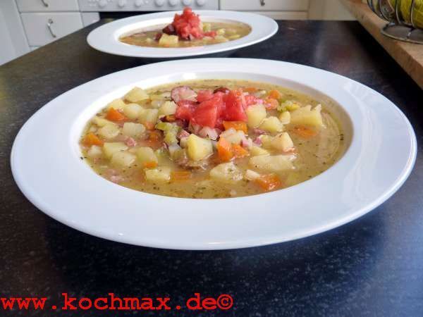 Kartoffelsuppe mit Würstchen