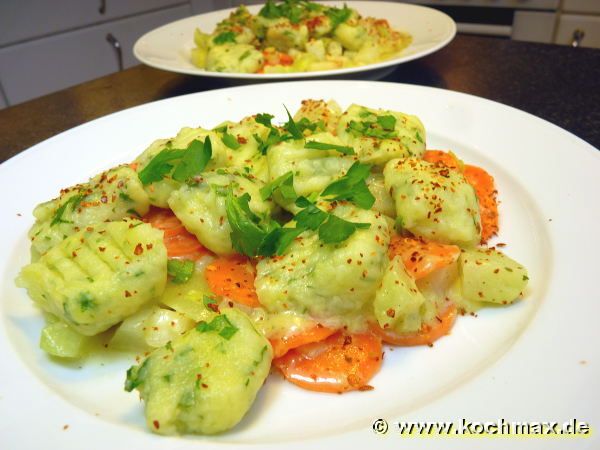 Kohlrabi-Eintopf mit Petersilien-Gnocchi