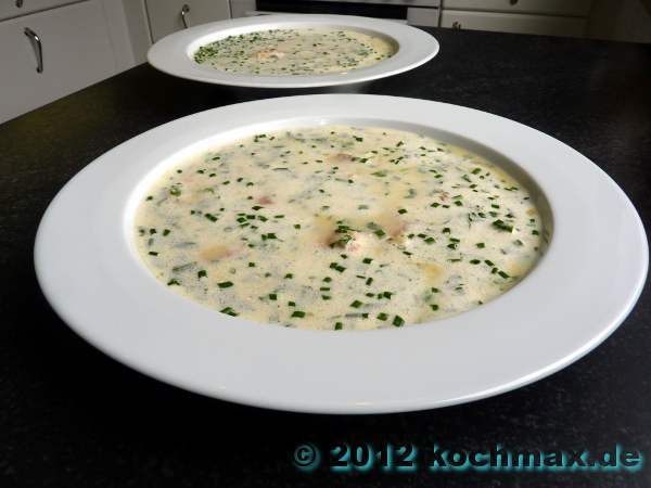 Kräutersuppe mit Forelle