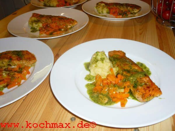 Lachs mit Kerbelsauce