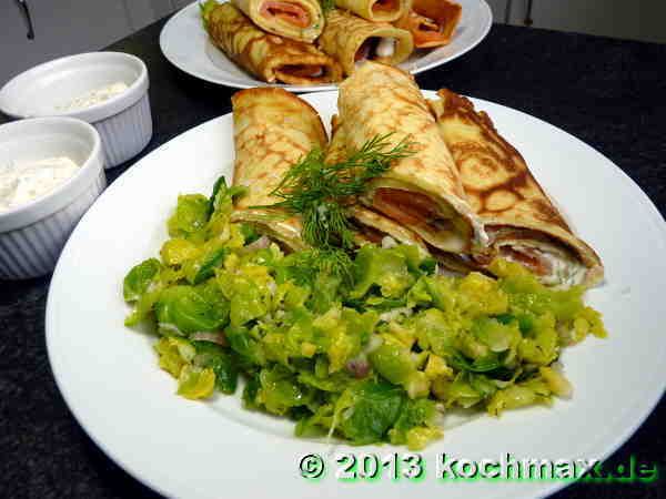 Buchweizen-Lachsröllchen mit Rosenkohlsalat