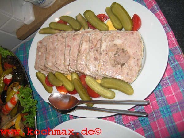 Ländliche Terrine