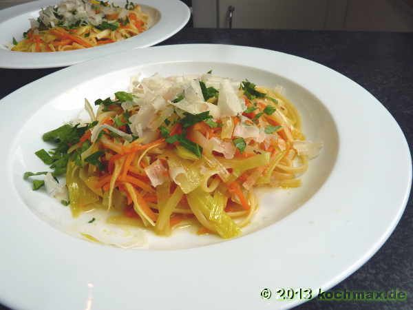 Linguine mit Porree und Möhren