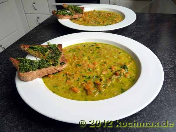 Möhrensuppe nach Coco mit Petersilienkrusti