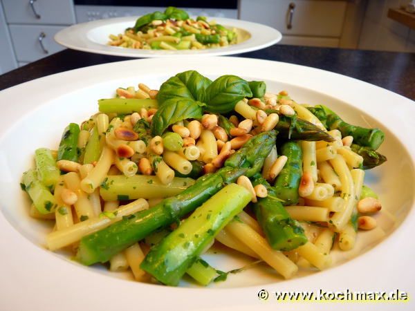 Grüner Nudel-Spargel-Salat