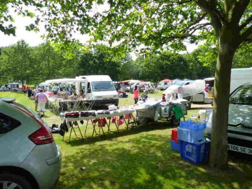 ein Brocante in Merigny