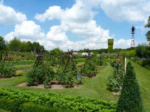 im Garten von Schloß Bourdaisiere