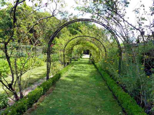 im Garten von Schloß Bourdaisiere