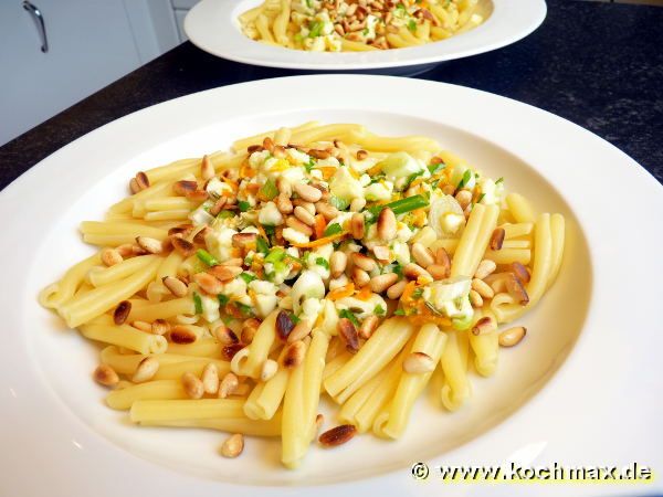 Pasta mit Orangen-Mozarella