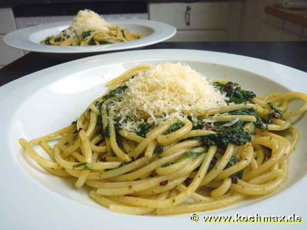 Pasta mit Parmesanspinat