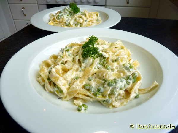 Pasta mit Erbsen, Ricotta und Zitrone