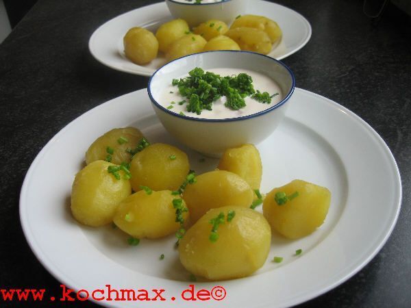 Pellkartoffeln mit Warsteiner Lachs-Meerrettich-Creme