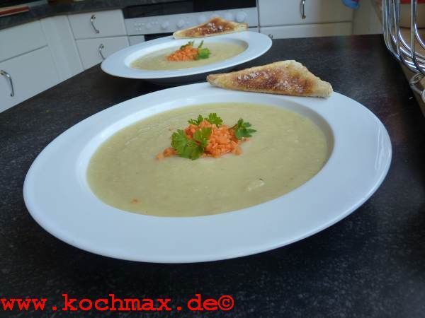 Petersilien-Kohlrabi-Cremesuppe