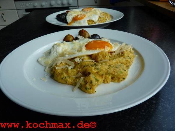 Würzige Polenta mit Kräutern und Parmesan