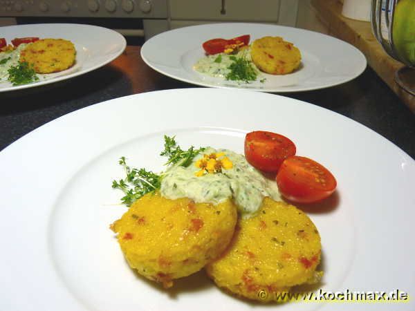 Gebratene Polentataler mit Joghurt-Minz-Dip - Tallero ...