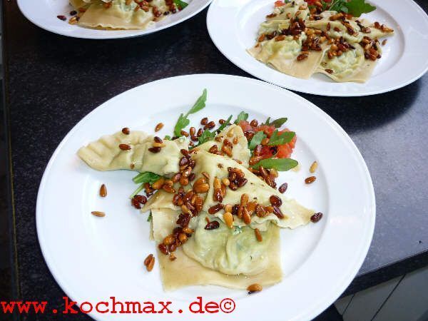 Ricotta-Ravioli mit Rucola