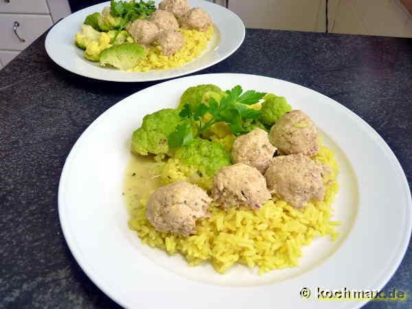 Hühnerfleischklösschen mit Romanesco