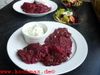 Rote-Bete-Kartoffelpuffer mit Kräuterschmand und zwei ...