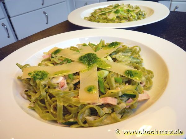 Schinken-Spätzle mit Zucchini