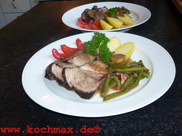 Schweinebraten mit Rotweinsauce