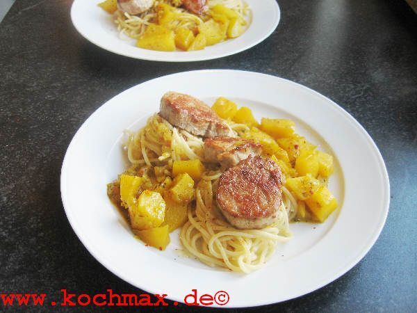 Schweinemedaillons mit Mango-Curry-Ragout