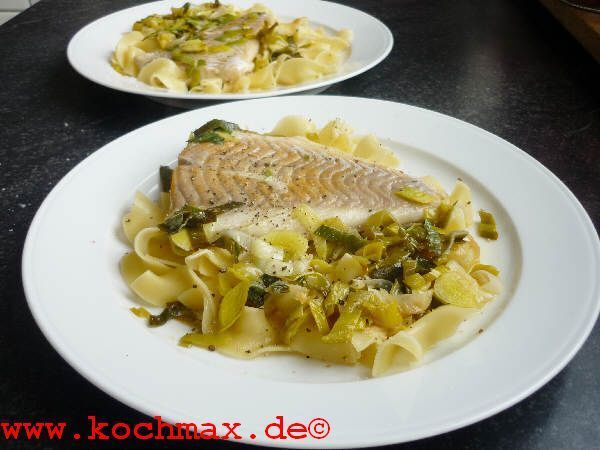 Seelachsfilet mit Nudeln